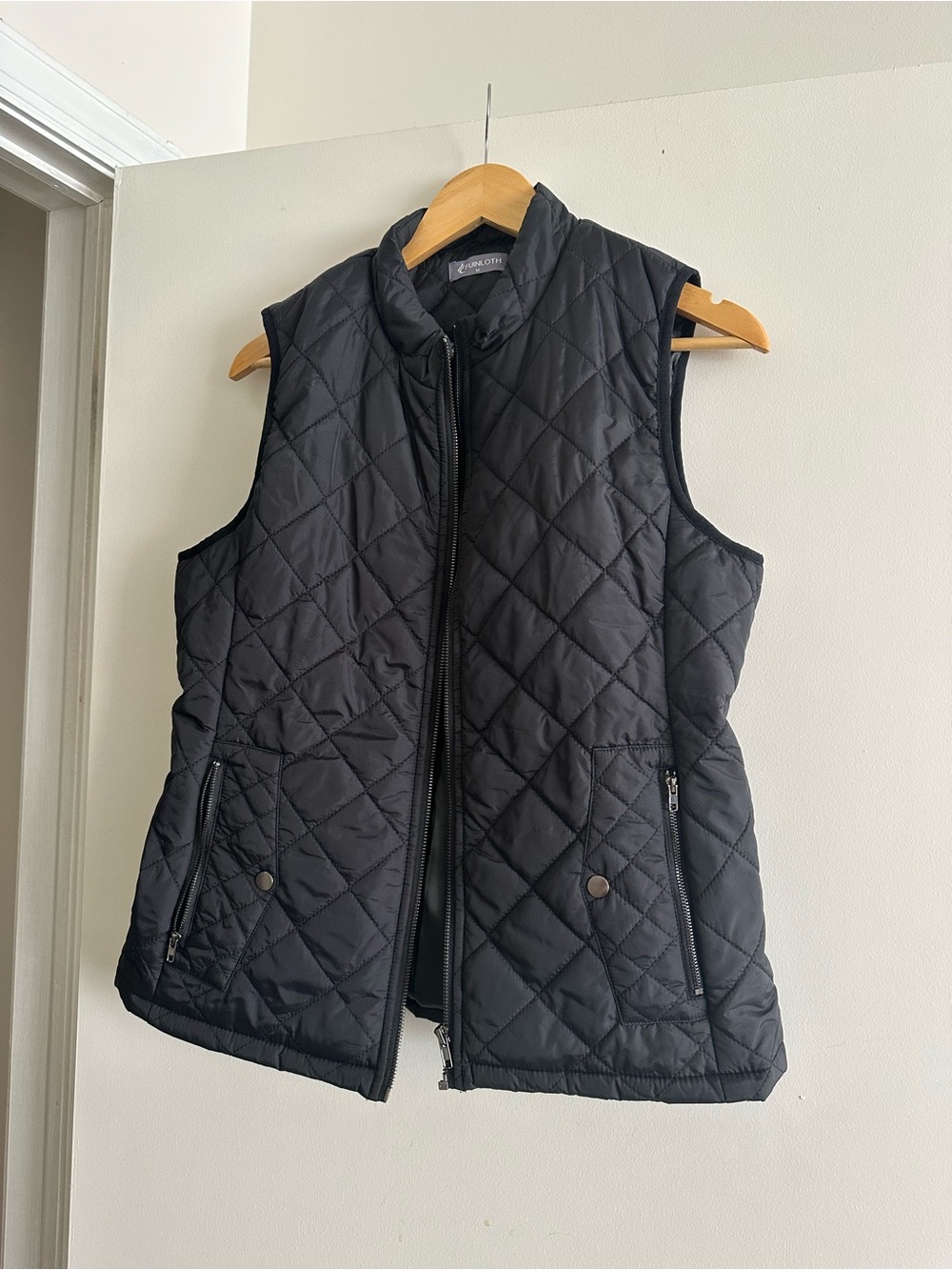 Quilted Black Sleeveless Vest - Women